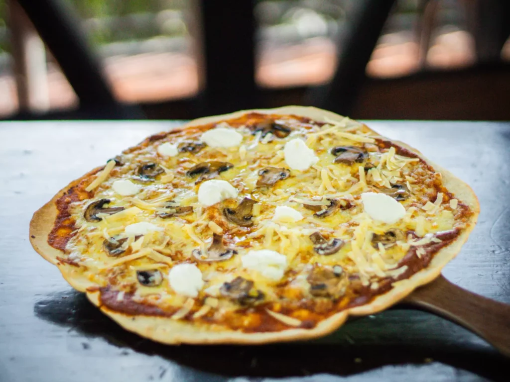 Pizzas a la piedra [SOLO PARA LOCALES BARRIO ITALIA & PEDRO VALDIVIA]